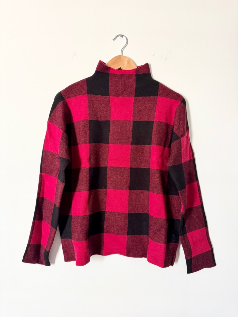 Tahari Buffalo Check Sweater Red Black Mock Neck Size M NWOT